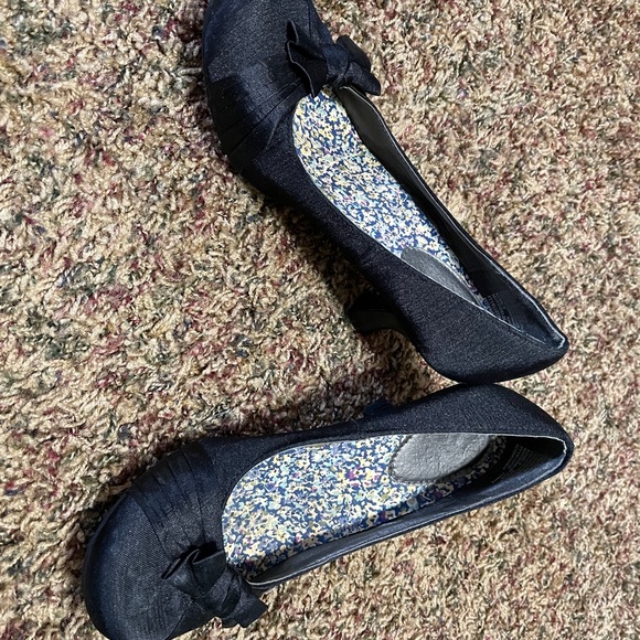 Black High Heels - Picture 2 of 3